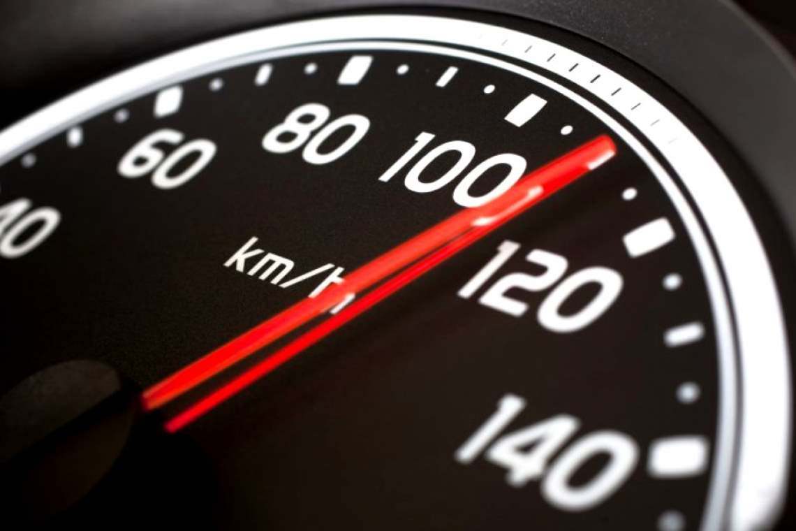 Pericole pe șosele! Trei vitezomani care “zburau“ pe DN1D au rămas fără permis de conducere, la Ciorani