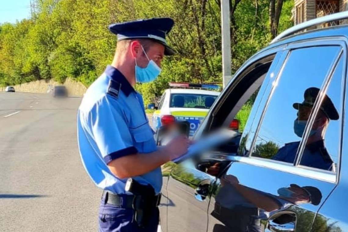 Polițiștii de la Rutieră, cu ochii pe vitezomani, pe cel mai circulat drum național din Prahova