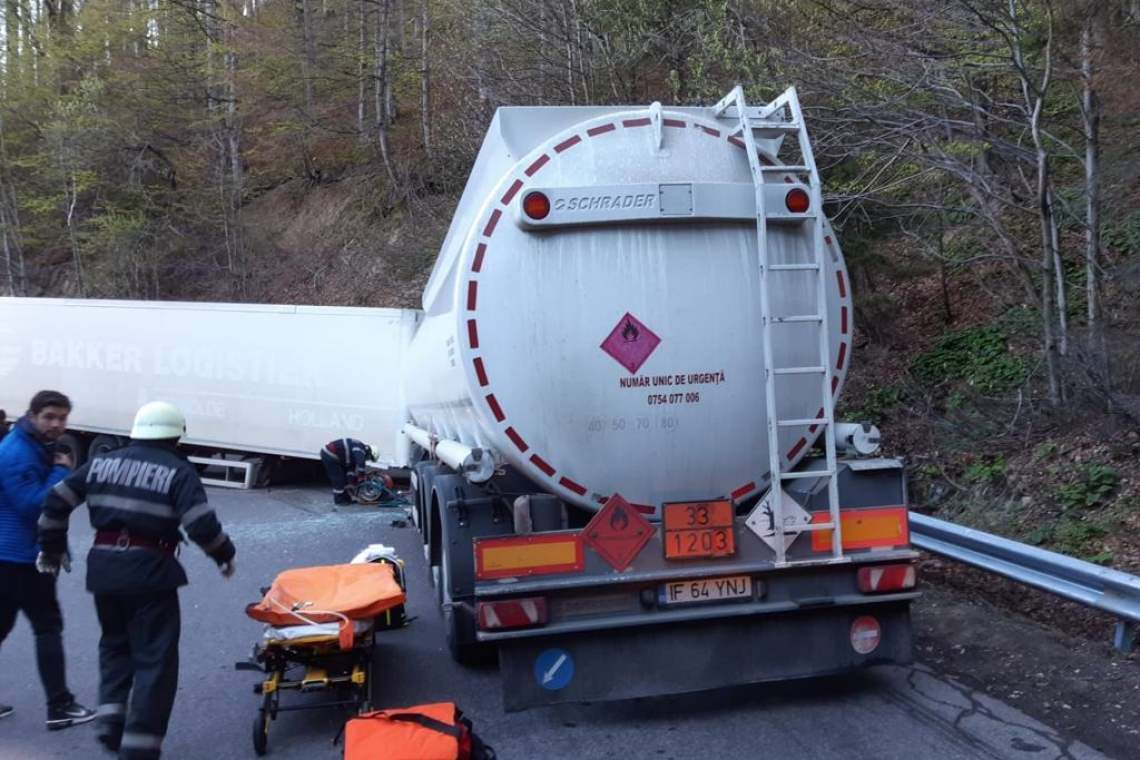 Combustibilul din autocisterna implicată în accidentul de la Cheia va fi transferat în altă cisternă
