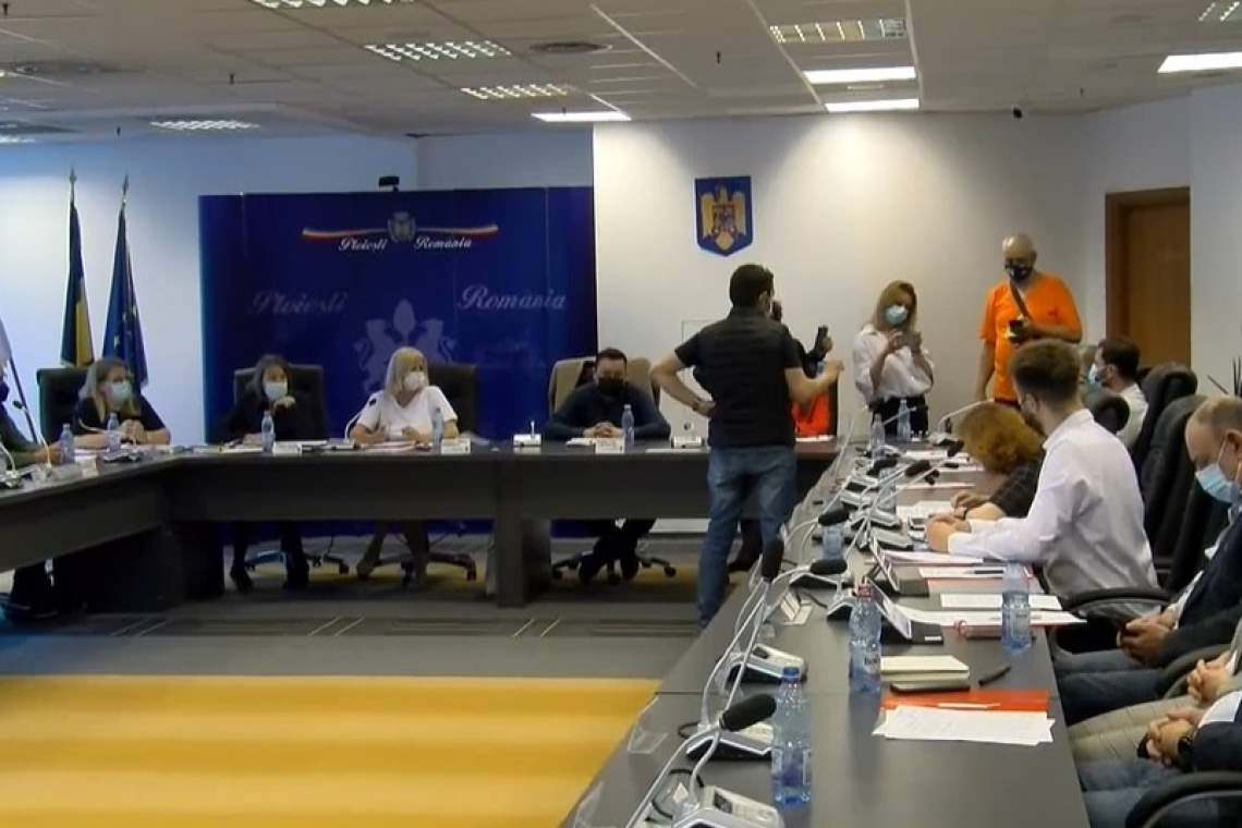 Primarul Ploieștiului, împuternicit să voteze pentru rezilierea contractului dintre ADI Deșeuri și Rosal pentru ridicarea deșeurilor din Ploiești