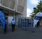 Sâmbătă la prânz, doar câteva persoane așteptau sa intre la centrul de vaccinare de la Stadionul Ilie Oană