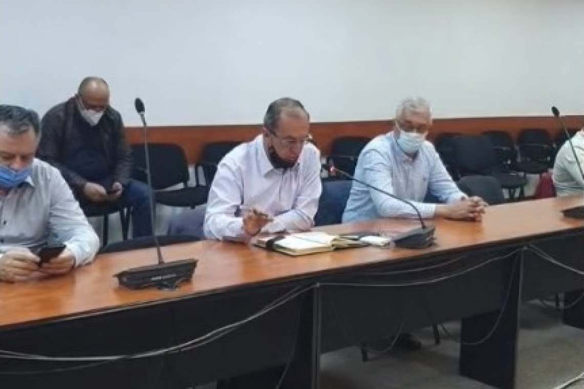 Fostul primar al Ploieștiului, Emil Calotă, i-a făcut praf pe "specialiștii" aduși de Dumitrescu la Consiliul Județean, de prin alte zone ale țării