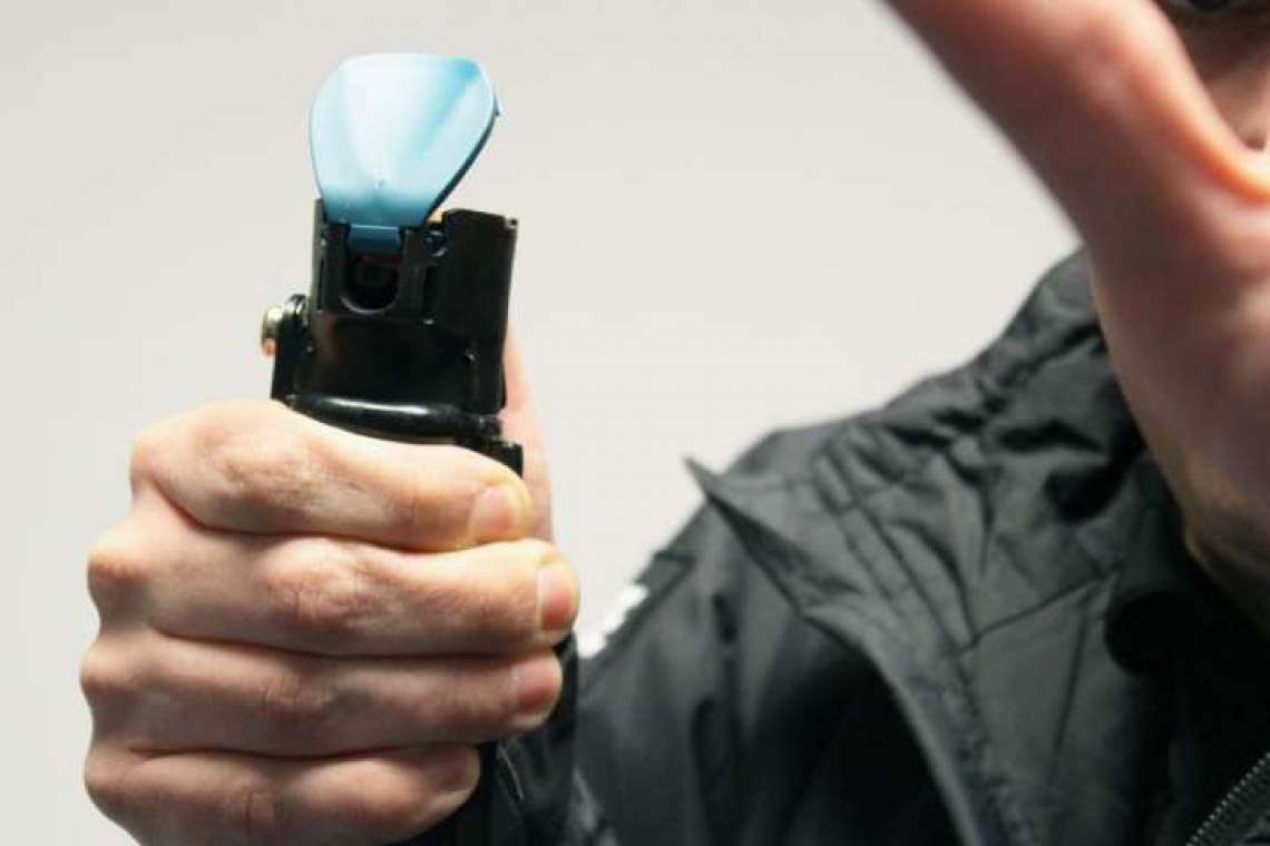 Alertă într-un bloc din Ploiești, din cauza unui... spray iritant cu piper!