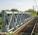 Pod feroviar peste Teleajen, avariat de o autobasculantă. Circulația trenurilor s-a întrerupt
