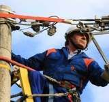 Vremea rea a lăsat peste 1.000 de consumatori fără curent, în comuna Plopu