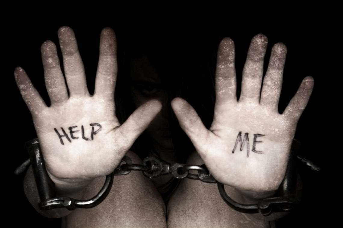 Cazul unui polițist prahovean acuzat de favorizarea unei grupări de trafic de minori, într-un raport al Consiliului Europei