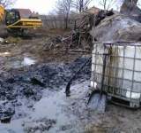 O firmă acuzată că depozita reziduuri petroliere în incinta UM Plopeni și în pădurea Plopeni, trimisă în judecată