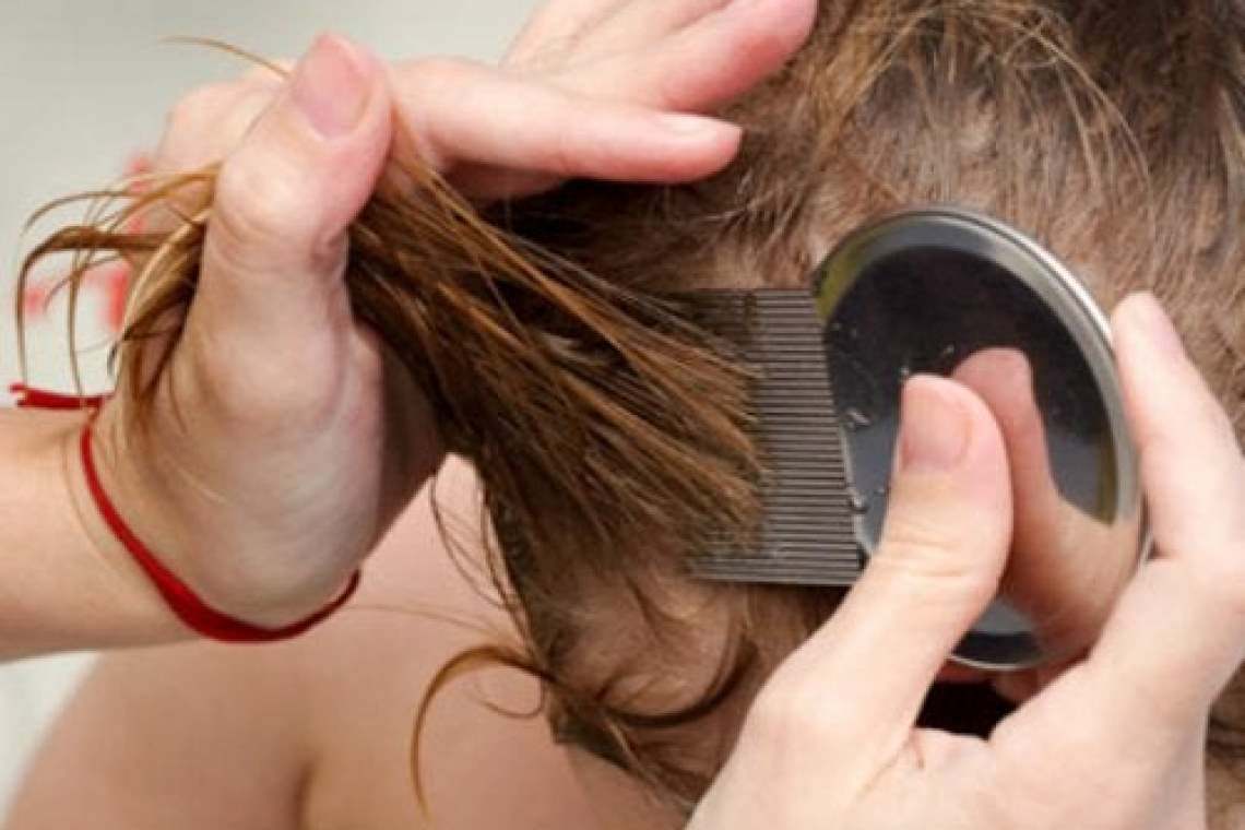 ALERTĂ! Alte trei fetițe au ajuns la spital după ce au fost spălate cu insecticid veterinar pe păr