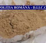Prins în flagrant când primea kilograme de droguri din Spania, prin curier