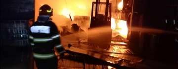Incendiu la anexa unui restaurant din Parcul Bucov