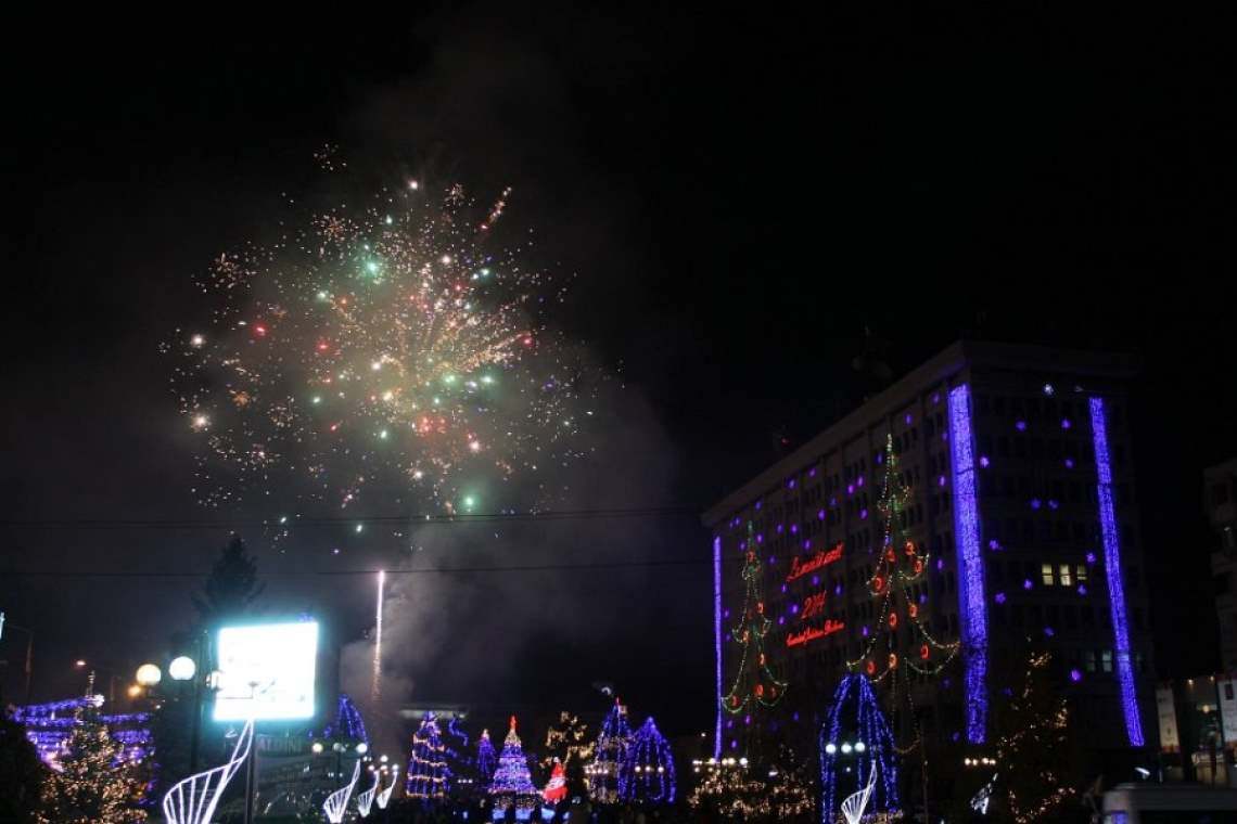 Doi foști directori ai SGU Ploiești, trimiși în judecată de DNA pentru iluminatul festiv din anul 2013!
