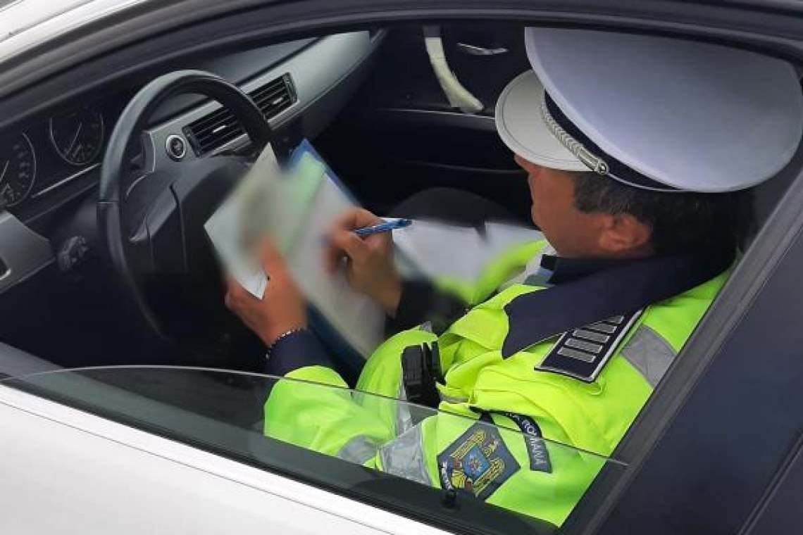 Tânăr de 19 ani, prins drogat la volan, pe DN1B