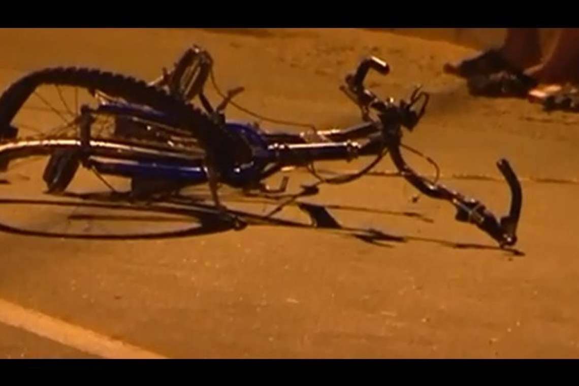 Un tânăr a murit după ce a intrat cu bicicleta într-un stâlp! 