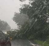 COD ROȘU de ploi torențiale cu descărcări electrice, pentru zeci de localități prahovene