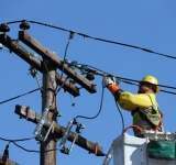 Zeci de mii de consumatori din Prahova au rămas fără energie electrică
