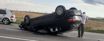 Un autoturism s-a răsturnat pe DN1, la ieșirea din Păulești/ Update