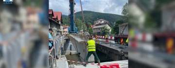 Imagini cu lucrările de pe DN1, la podul de la intrare în Azuga
