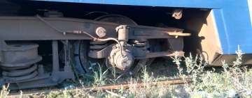Un tren de călători a deraiat, în zona Câmpia Turzii. Din fericire, nu sunt răniți
