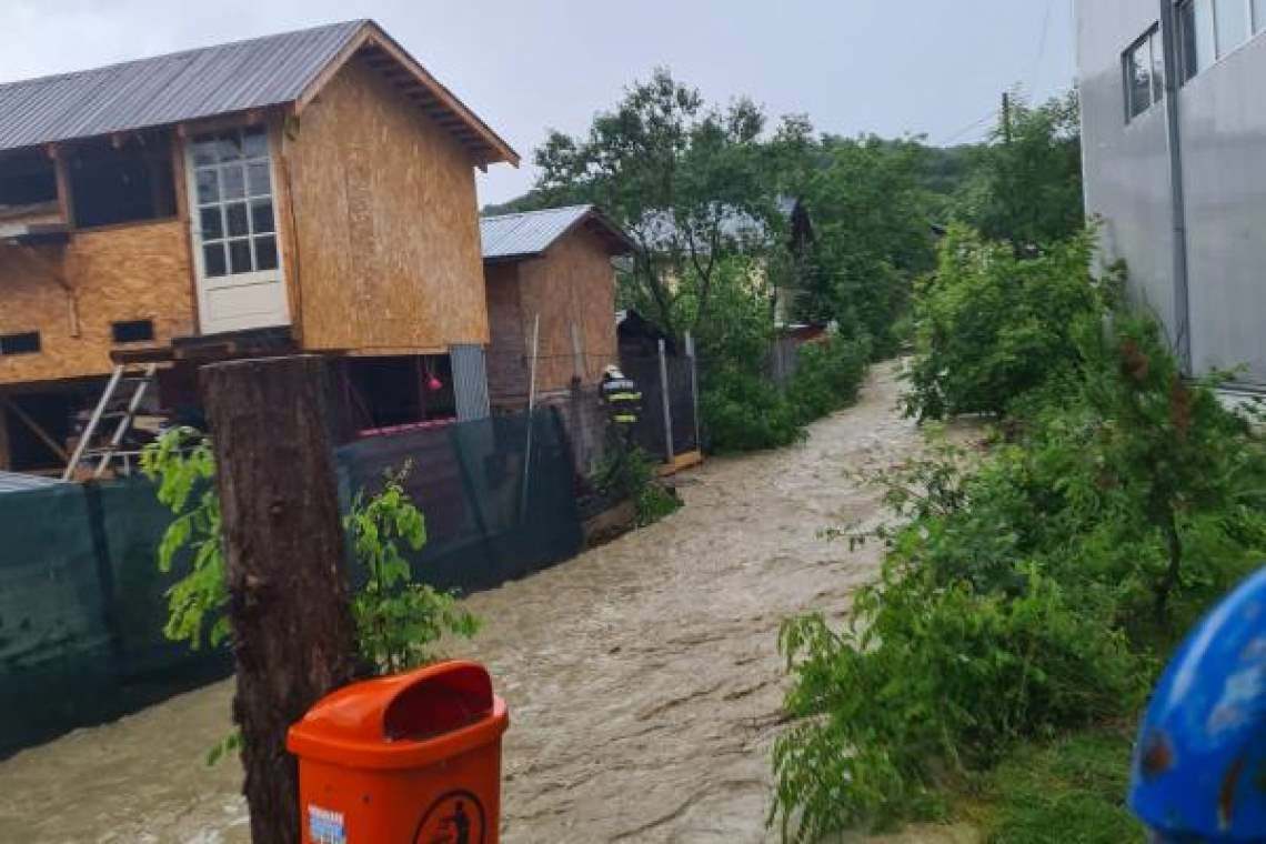 Cod portocaliu de vreme severă imediată în localități din Prahova