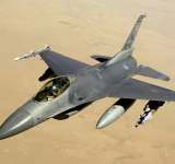 Un avion F16 și-a pierdut mai multe piese, în timpul unui zbor de antrenament!
