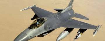 Un avion F16 și-a pierdut mai multe piese, în timpul unui zbor de antrenament!