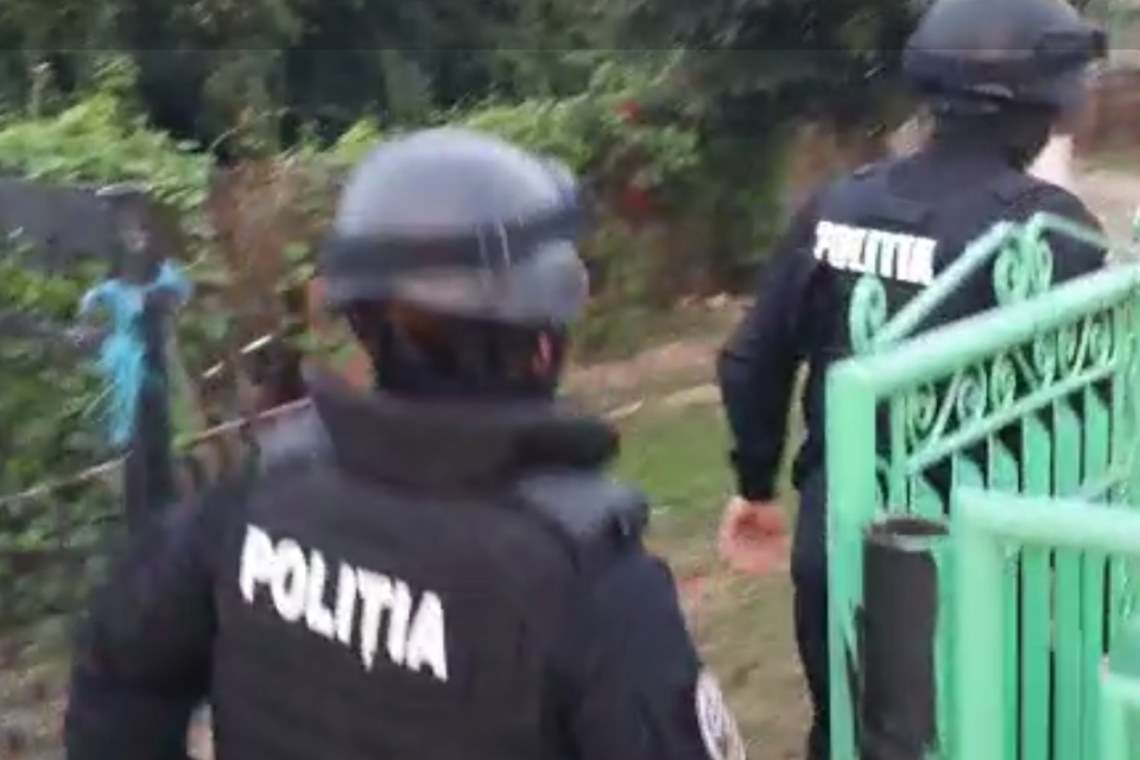 Percheziții în Plopeni, la suspecți de furt
