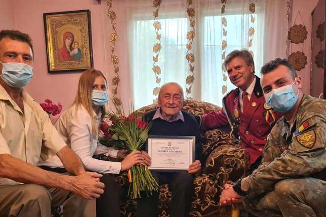 Veteranul de război Vasile Glesnea, din Valea Doftanei, a împlinit 100 de ani! Onoare și respect!