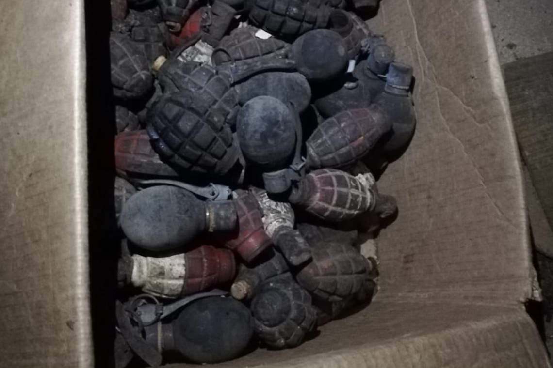 10 grenade ofensive din al Doilea Război Mondial, găsite în subsolul unei clădiri din Sinaia