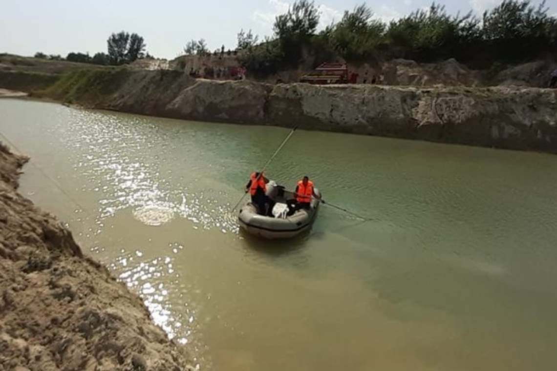 Update/Un copil de 10 ani a căzut într-un fost baraj, la Poienarii Burchii