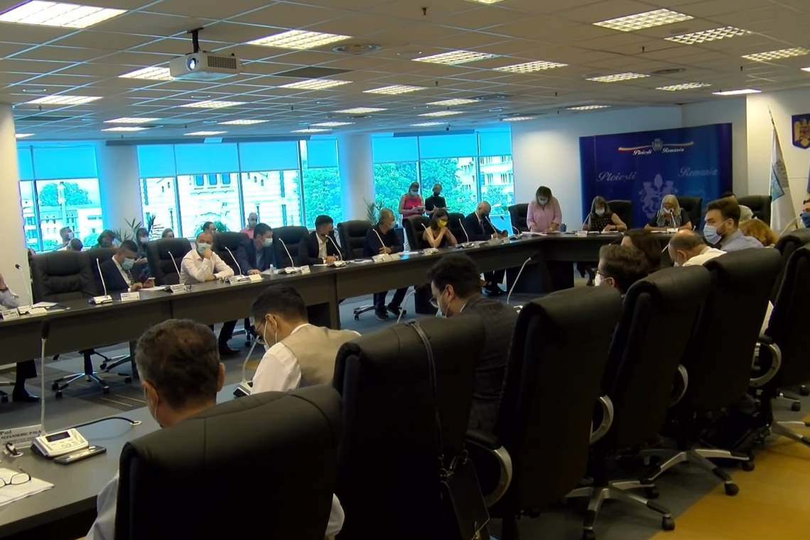 Update/ Replici acide în Consiliul Local Ploiești, între primarul Volosevici și consilierii PSD și PNL, din cauza gigacaloriei