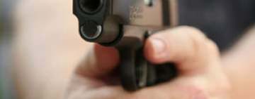 Ploieștean împușcat în cap, cu un pistol cu bile, în timp ce dormea! 