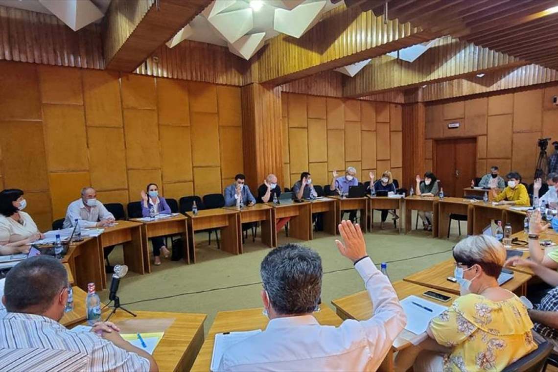 Consilierii municipali PNL și USR-PLUS din Câmpina vor să pună pumnul în gura presei!