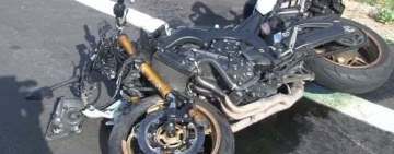 S-au răsturnat cu motocicleta pe DN1, la Comarnic. Trafic restricționat pe un sens de mers