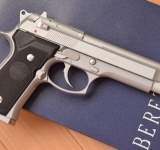 Ploieștean, sancționat pentru că nu a declarat că și-a pierdut arma deținută legal!