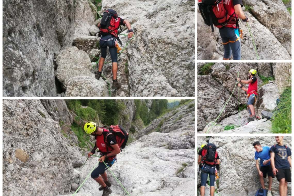 Trei tineri din București au rămas blocați pe un traseu dificil, în Bucegi. Salvamontiștii i-au coborât în siguranță