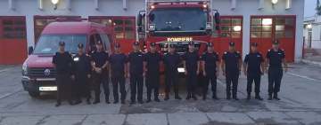12 pompieri prahoveni au plecat spre Grecia pentru a participa la stingerea incendiilor care devastează zone întregi din statul elen