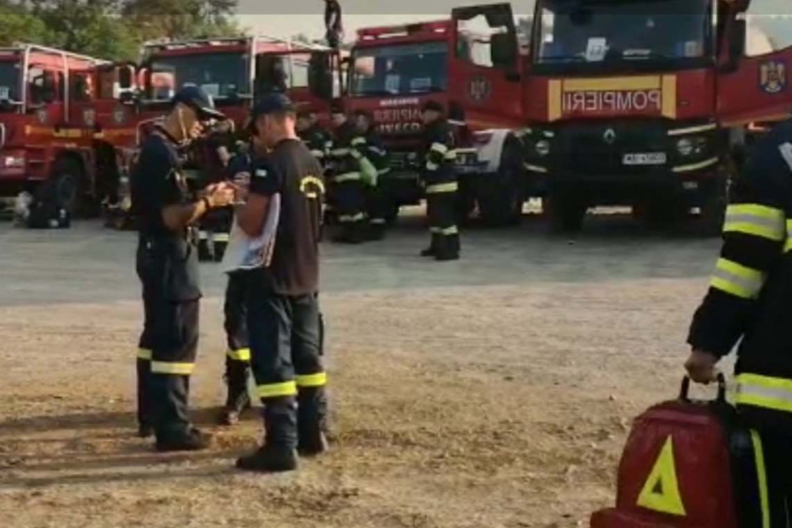 Pompierii români au început misiunile de stingere a incendiilor, în Grecia
