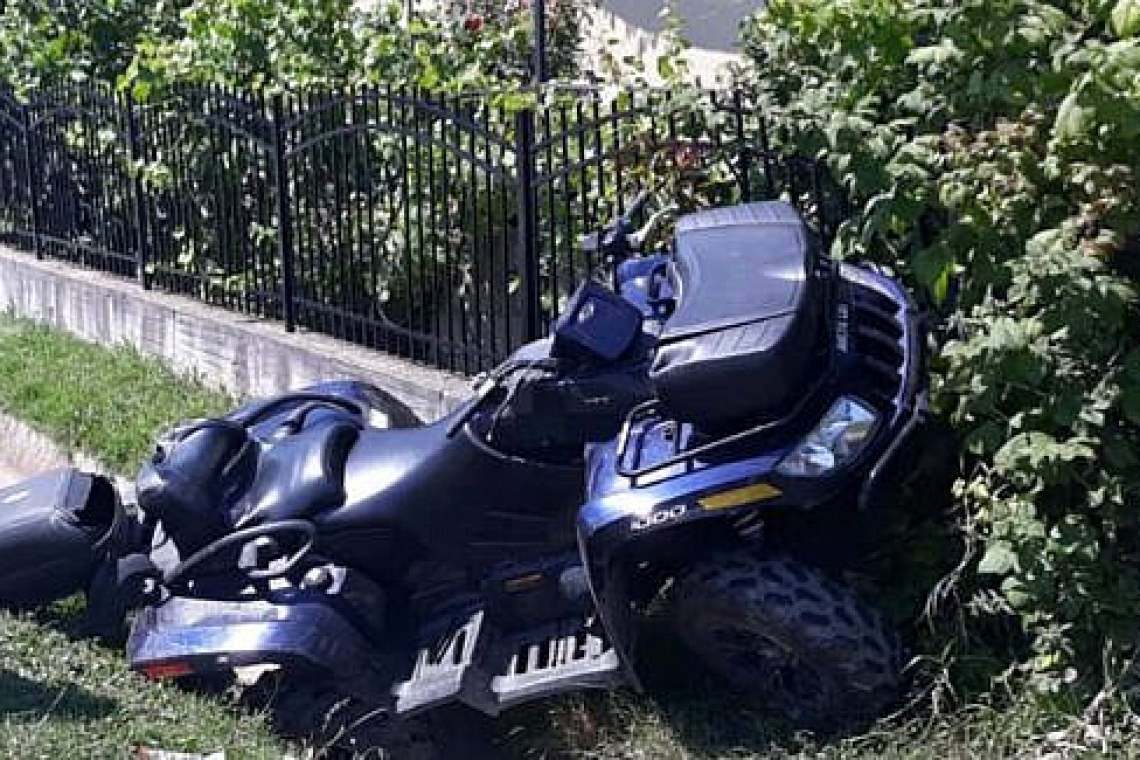 La 69 de ani, "călare" pe un ATV, a intrat într-o mașină care circula pe DN1B