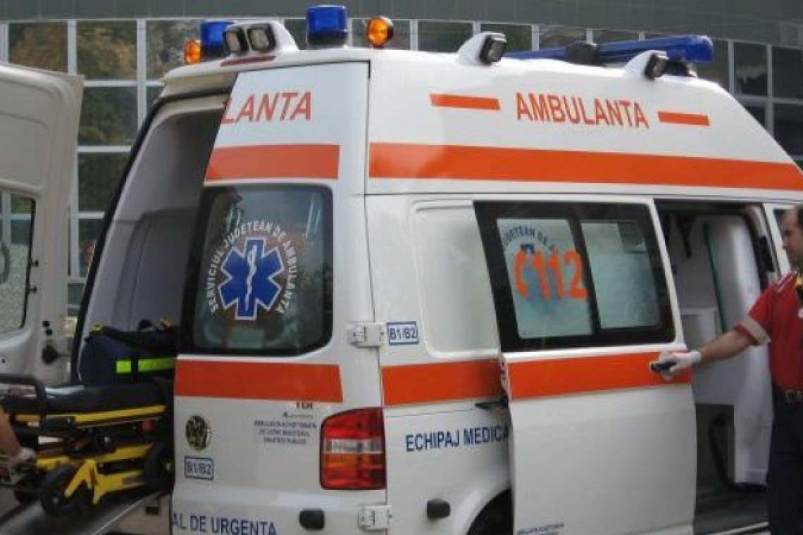 Un copilaș de patru ani a ajuns la spital după ce a fost lovit de o mașină, pe Bd. Independenței din Ploiești