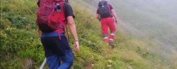 Acțiune dificilă a salvamontiștilor pentru recuperarea unui alpinist cu fracturi multiple