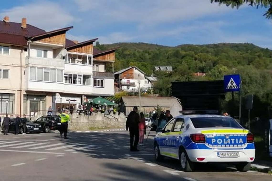O comună din Prahova a avut mai mulți SPP-iști, polițiști și jandarmi decât elevi, pe metrul pătrat, în prima zi de școală!