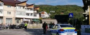 O comună din Prahova a avut mai mulți SPP-iști, polițiști și jandarmi decât elevi, pe metrul pătrat, în prima zi de școală!