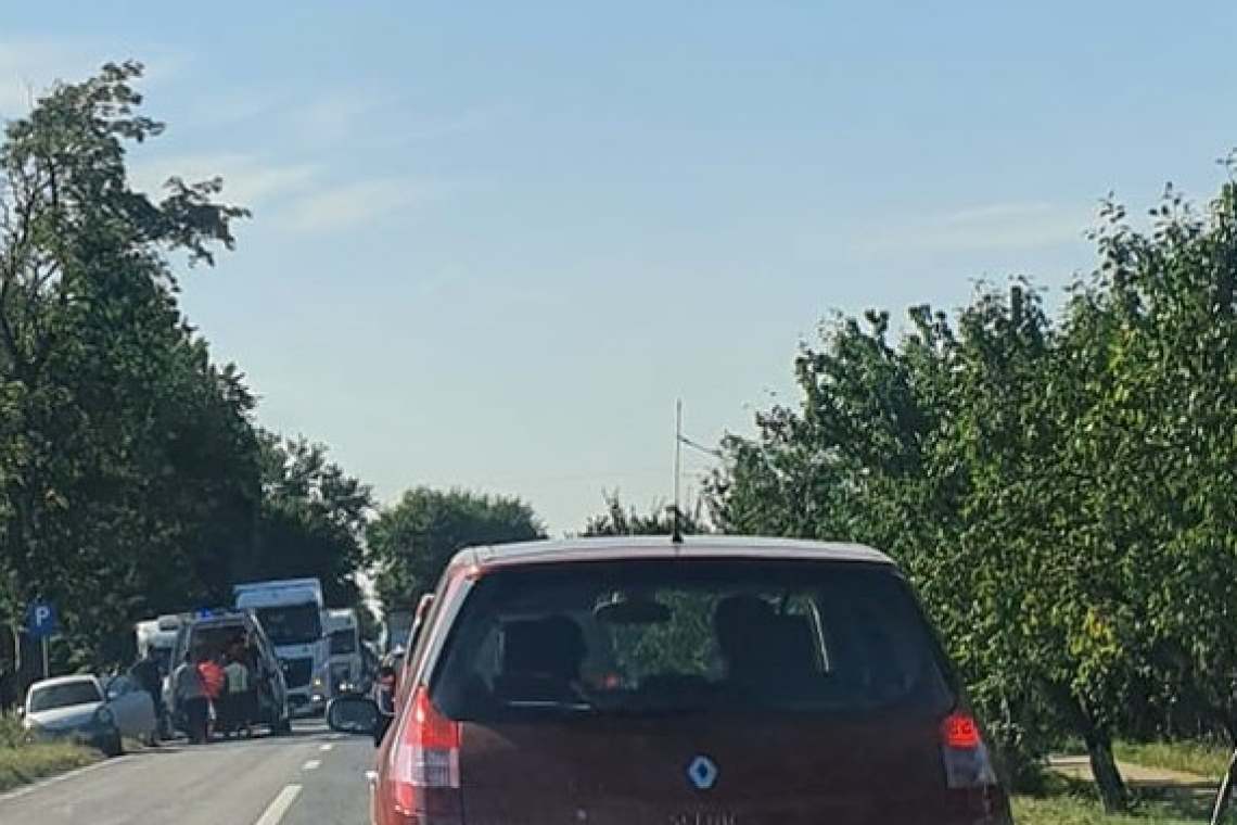 Accident pe DN1A, la Gura Vitioarei. Trei copii au ajuns la spital