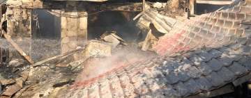 Pompierii au stabilit cauza incendiului de la Băicoi, care a mistuit trei case
