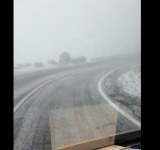 Video/Pe Transfăgărășan a venit iarna, iar la Vârful Omu sunt minus 5,4 grade