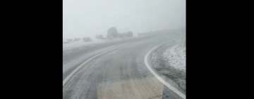 Video/Pe Transfăgărășan a venit iarna, iar la Vârful Omu sunt minus 5,4 grade