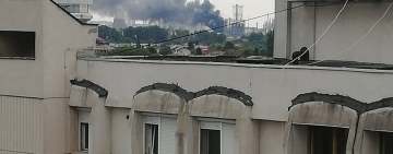 Video/ Incendiul de la LukOil, vizibil de la kilometri distanță/ Focul a fost stins