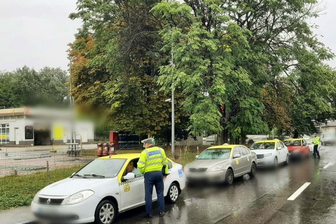 Polițiștii au verificat astăzi zeci de taxiuri aflate în traficul din Ploiești
