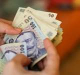 Un bărbat s-a dat drept asistent medical și a păcălit o femeie din Plopeni să-i dea 10.000 de lei!