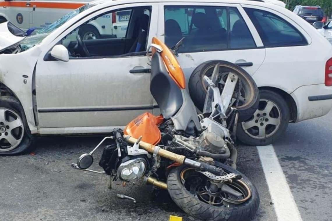 Trafic restricționat pe DN1A, în Cartierul Mitică Apostol, din cauza unui accident. Un motociclist a fost lovit de o mașină